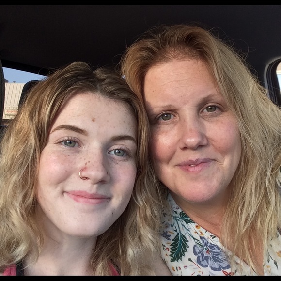 Meet your Posher, Tara - Picture 7 of 7